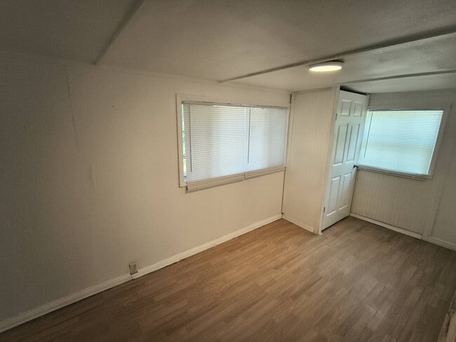 Building Photo - 708 Hickory Hill Ln