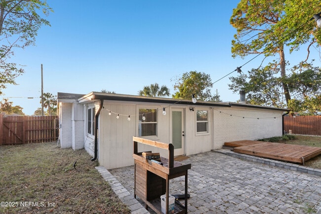 Building Photo - 409 Sailfish Dr E