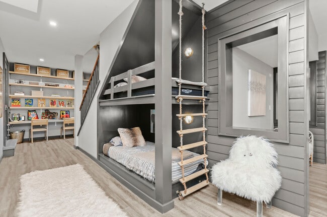 Building Photo - 141 W Norwalk Rd