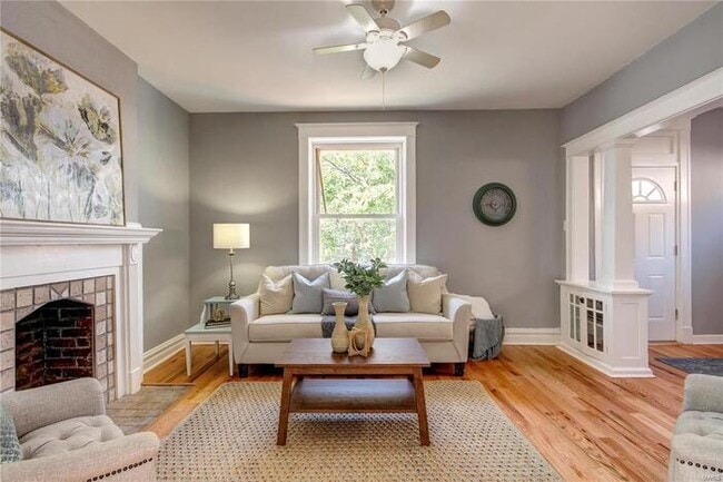 Building Photo - Fantastic 2bd/1ba home! Let yourself in!