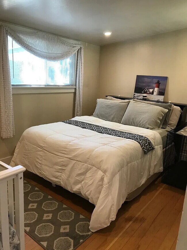 Building Photo - 932 Grandview Ave