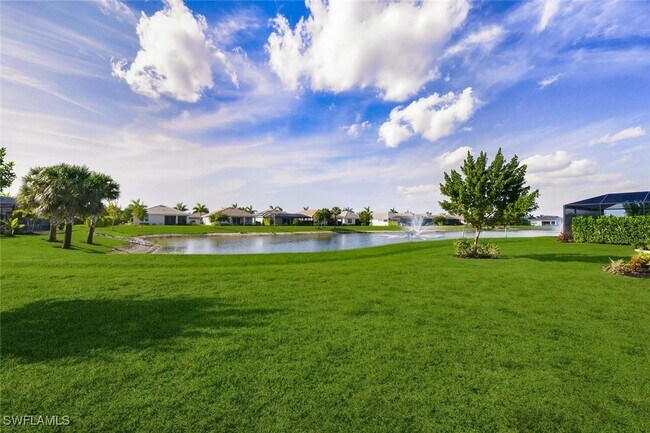 Building Photo - 28044 Sanibel Sands St