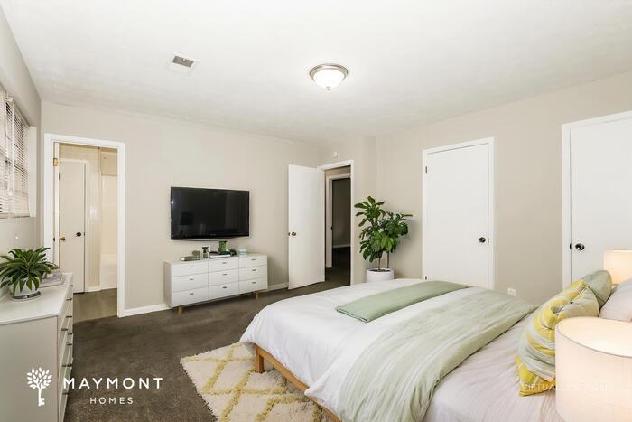 Building Photo - 9370 Woodloop Ct