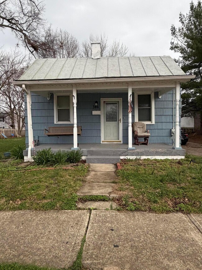 Building Photo - 346 Main St