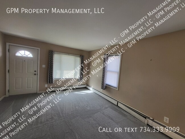 Building Photo - 832 Hudson St