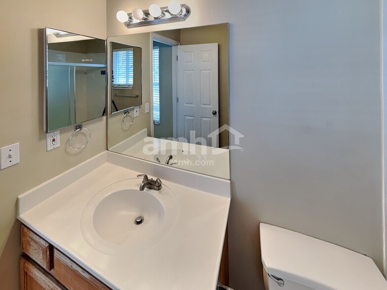 Building Photo - 3750 Suffolk Cir