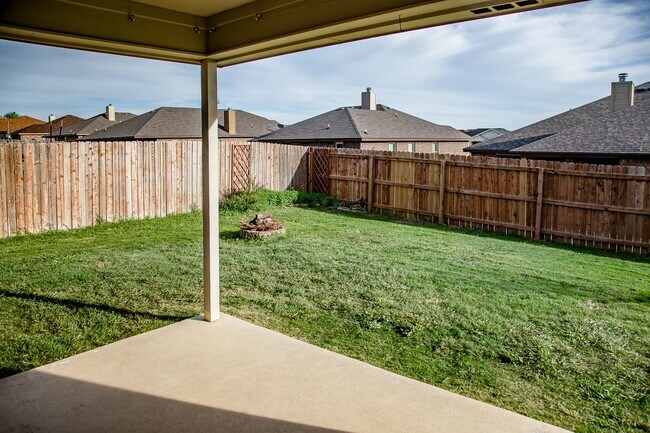 Building Photo - For Lease – $2,100/month | $2,250 Security...