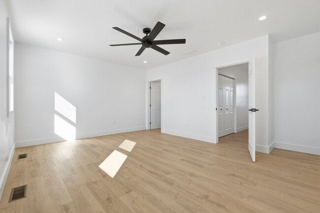 Building Photo - New Renovation - Sharpsburg