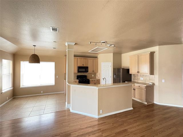 Building Photo - 10428 Jaybird Dr