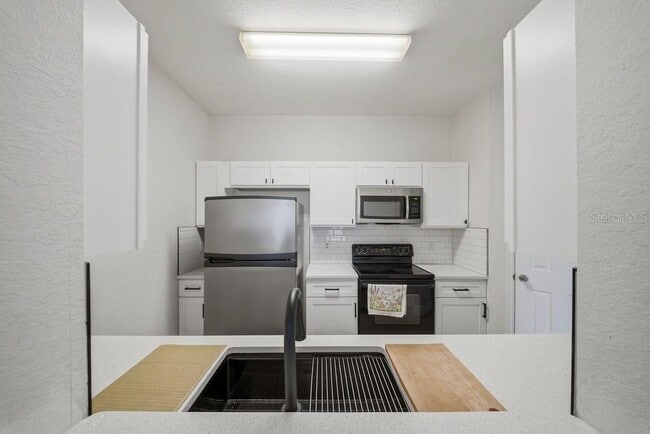 Building Photo - 3190 Dante Dr