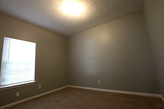Building Photo - 2105 Academy Way
