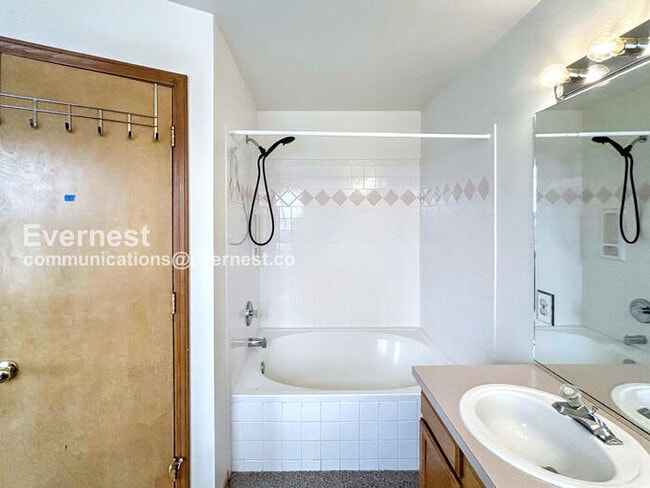 Building Photo - 4409 Cherry Oak Ct