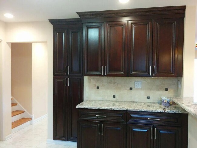 Building Photo - 312 Sunset Dr