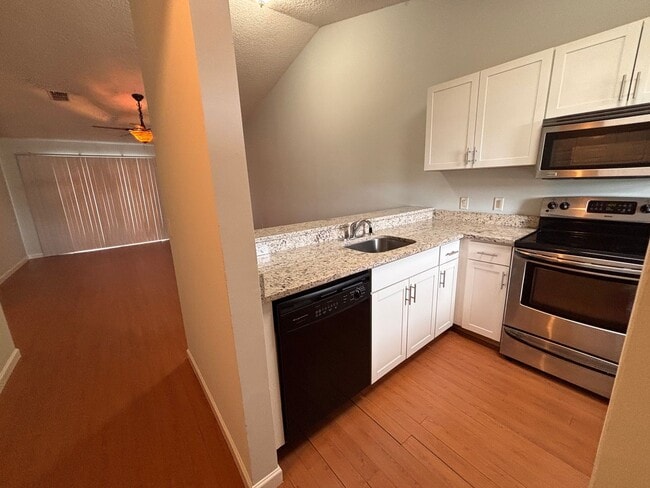Building Photo - Waterfront Green Cove Springs 2BR with In-Unit Laundry, Central AC, and Pool!