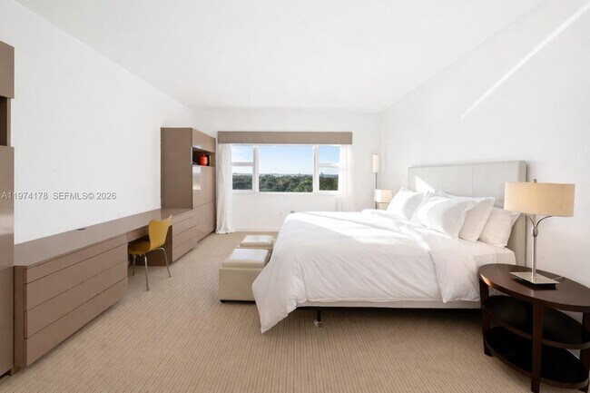 Building Photo - 4925 Collins Ave