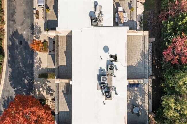 Building Photo - 58 Sheridan Dr NE