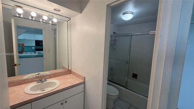 Building Photo - 100 Lincoln Rd