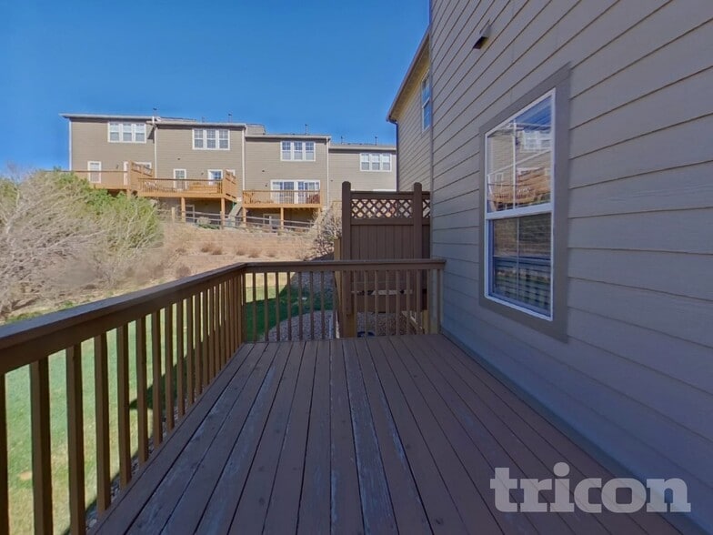 Building Photo - 968 Burning Bush Point