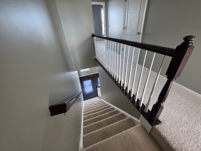 Building Photo - 629 Quarterpath Way