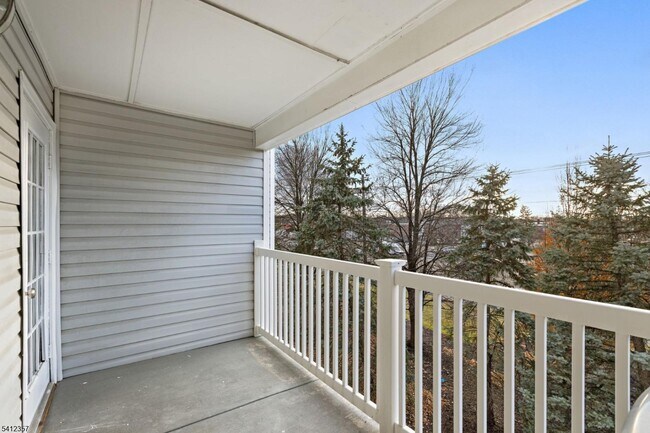 Building Photo - 690 NJ-23