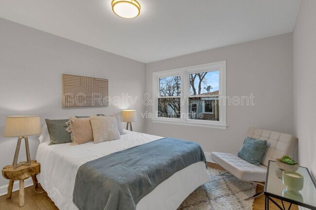 Building Photo - 6304 N Troy St