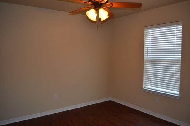 Building Photo - 1802 Tru Trail