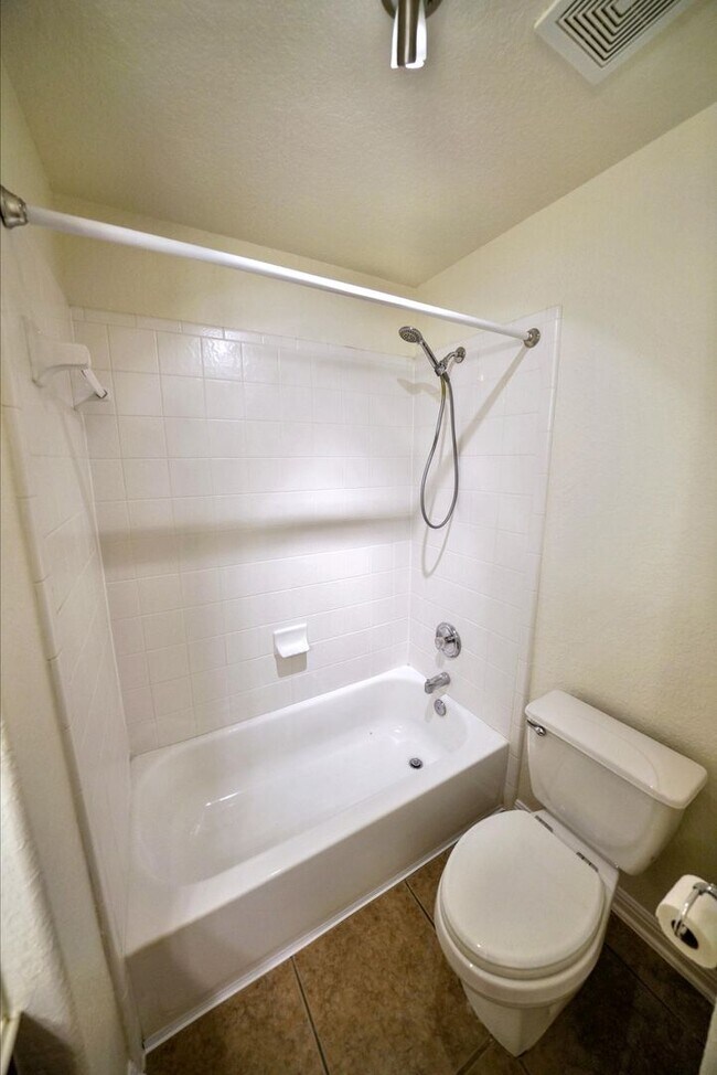 Building Photo - Stunning  Home in the Highly Sought-After ...