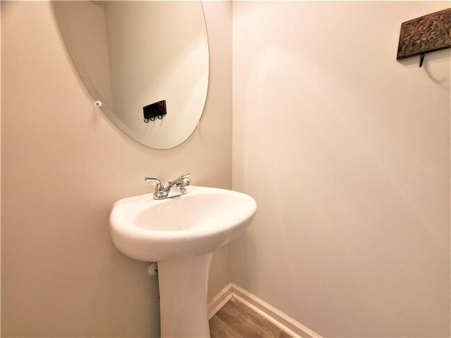 Building Photo - 349 Turtle Creek Dr