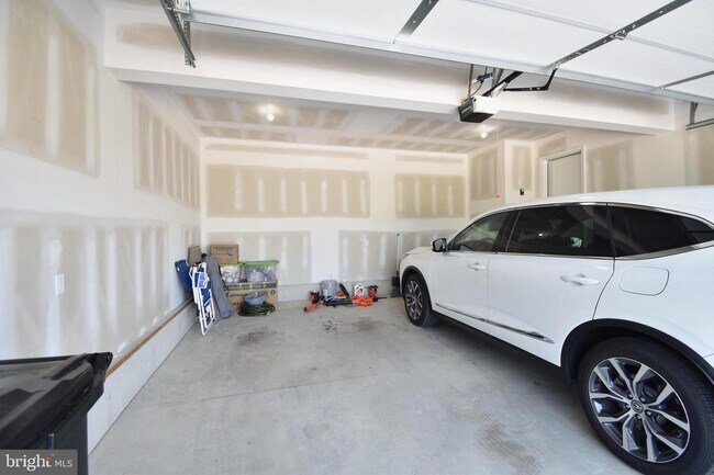 Building Photo - 84 Cilento Dr