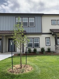 Building Photo - 1692 Grand Ave