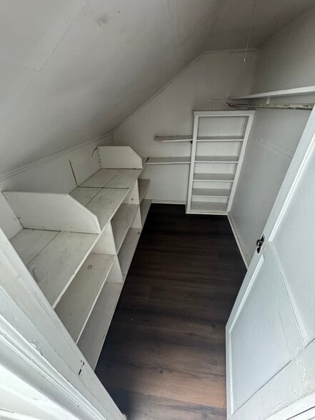 Building Photo - 33 Park Ave