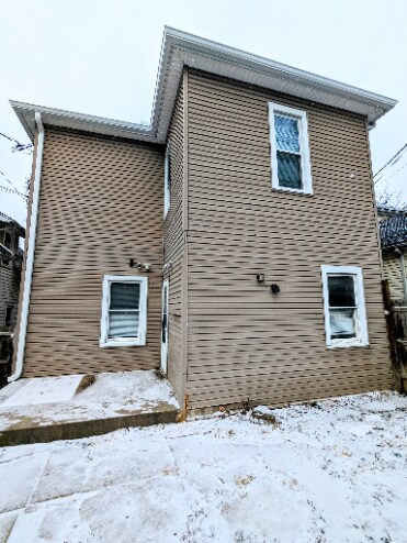 Building Photo - !! MOVE IN SPECIAL: $300 OFF on 1st Month'...