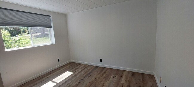 Building Photo - Lovely Apartment in Sehome