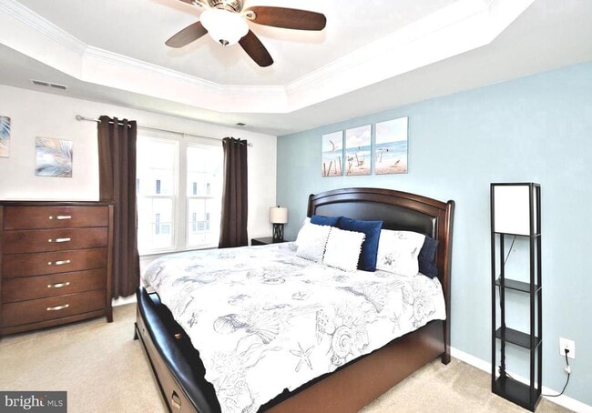 Building Photo - 353 E Hancock St