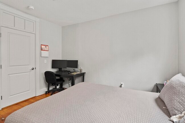 Building Photo - 139 Adams St
