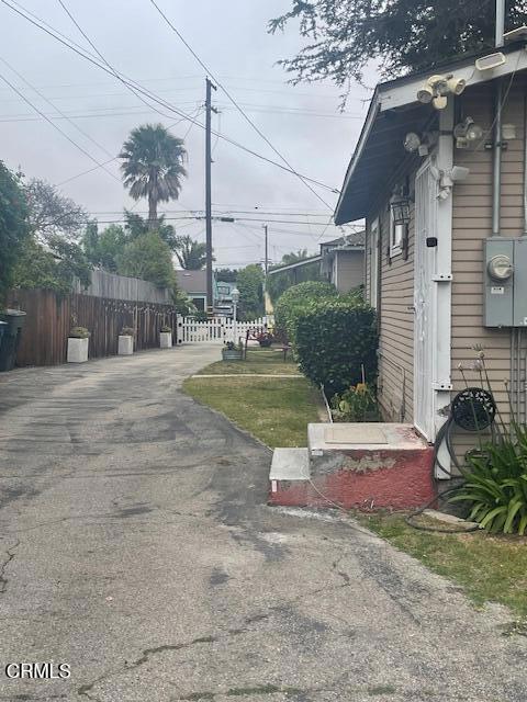 Building Photo - 451 S Evergreen Dr