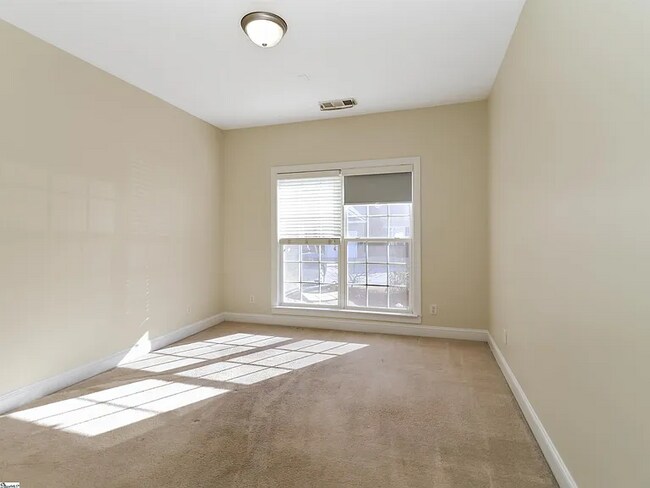 Building Photo - 116 Ashgrove Ln