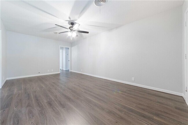 Building Photo - 1903 S 19th St