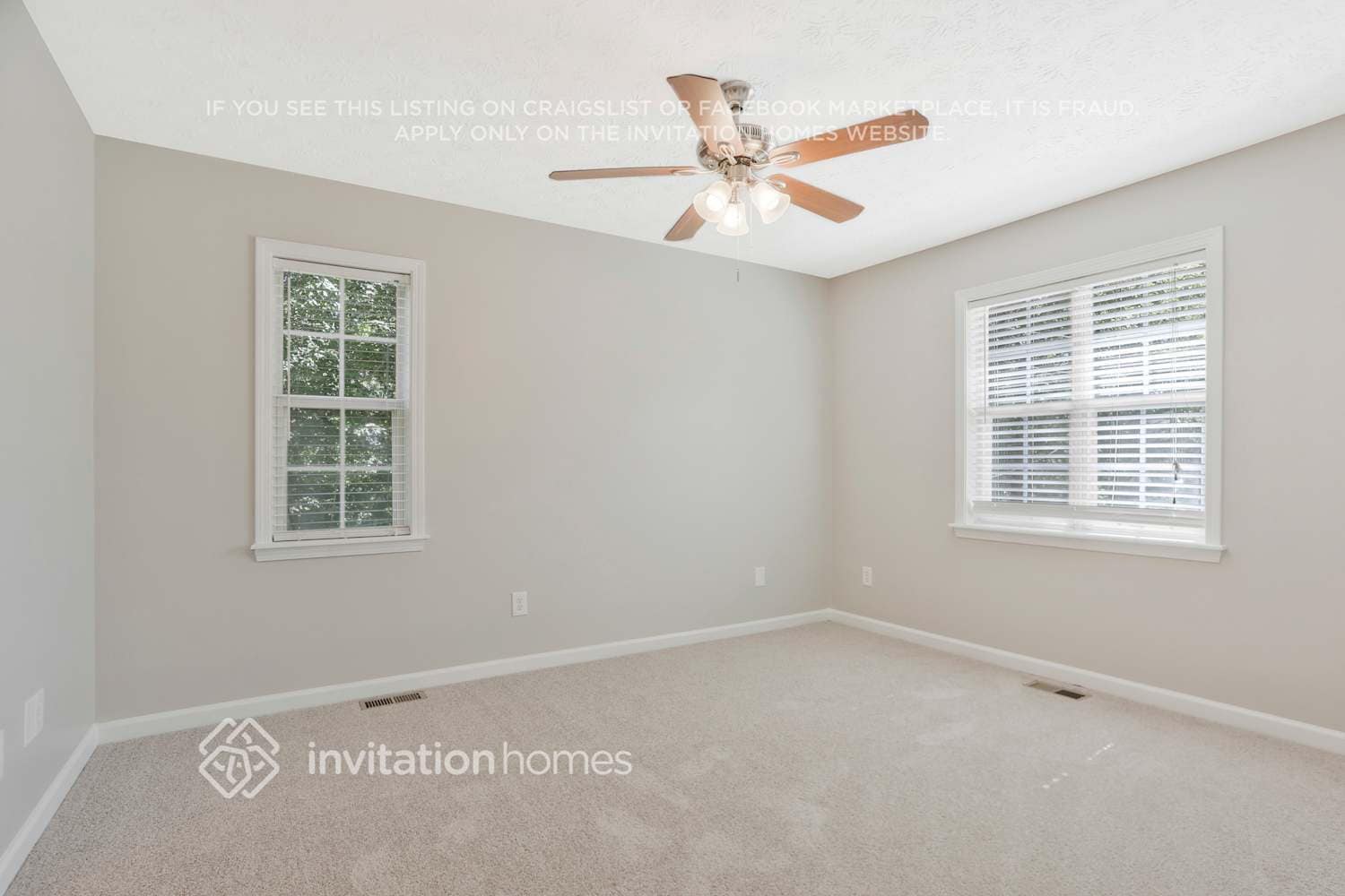 Building Photo - 301 Willow Ln