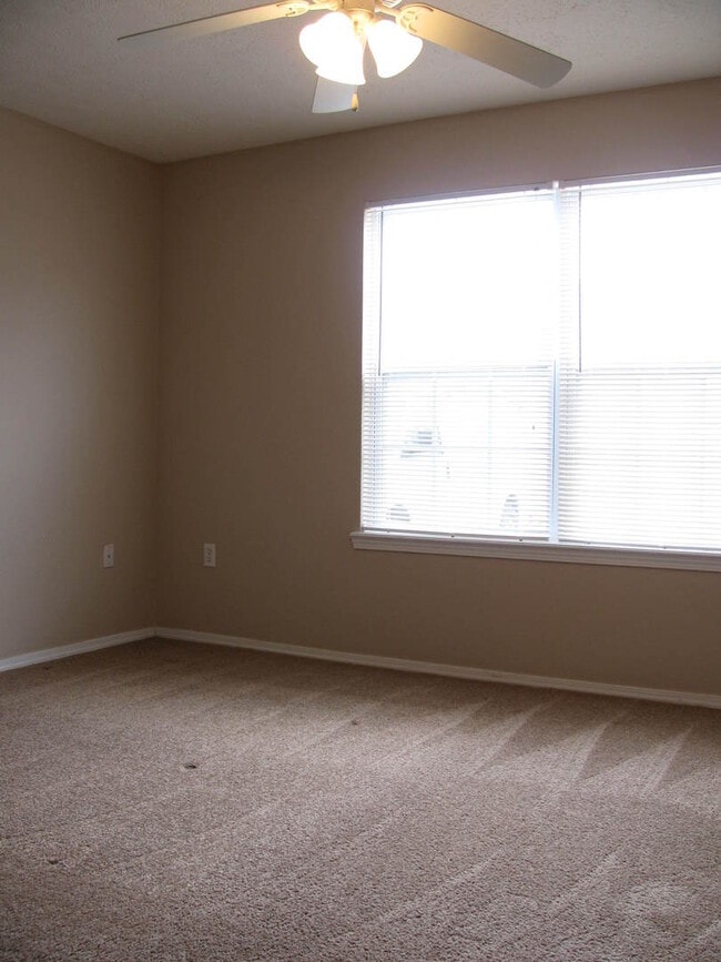 Building Photo - Condominium in Academy Commons