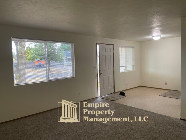 Building Photo - 3862 Pattison St