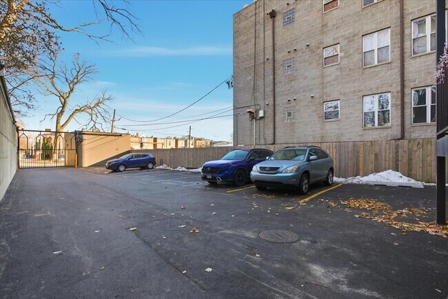 Building Photo - 4101 S Drexel Blvd