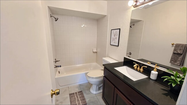 Building Photo - 7400 Bellerive Dr