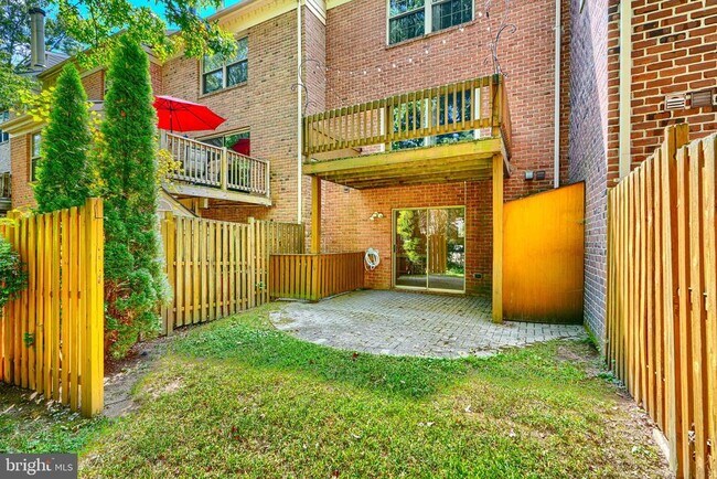 Building Photo - 30 Old Forge Ct