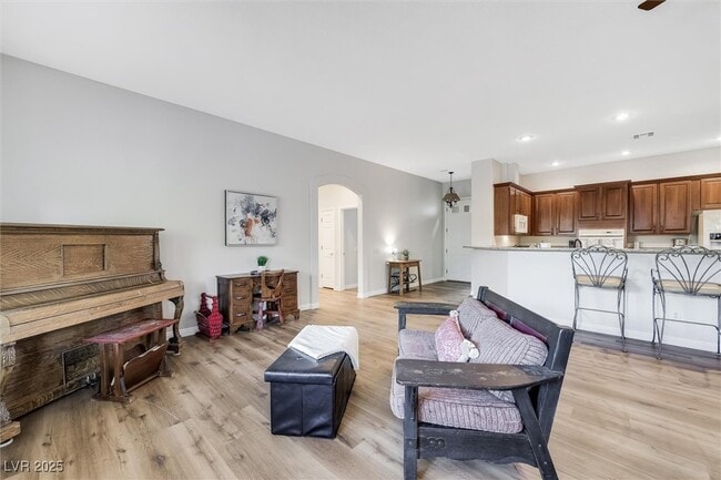 Building Photo - 10720 Elm Ridge Ave