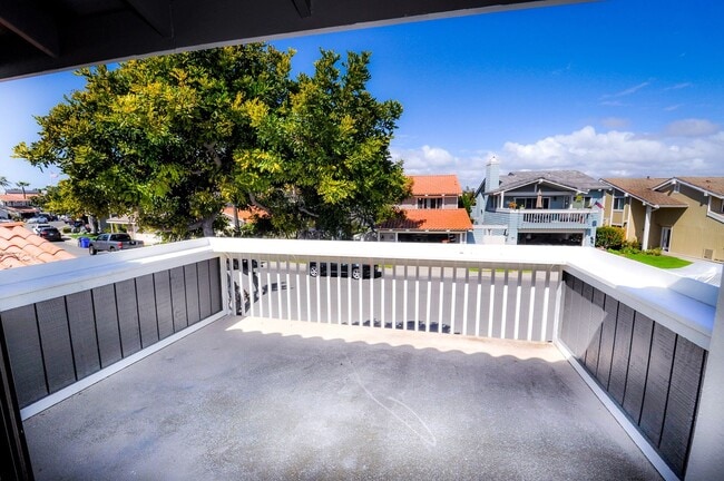 Building Photo - Coronado Cays 4 bd/2.5 ba home in Bahama Village