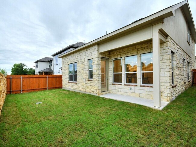 Building Photo - 1249 Summerbrooke Cir