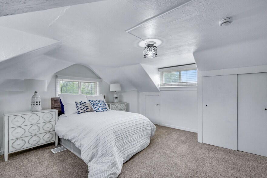 Building Photo - 1478 S University Blvd