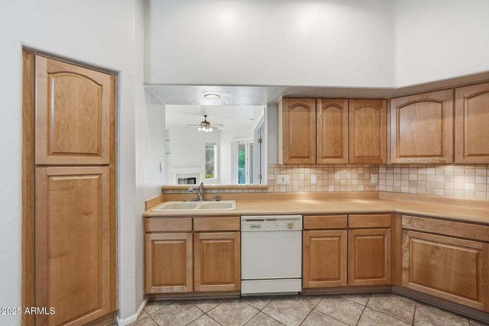 Building Photo - 1747 E Northern Ave