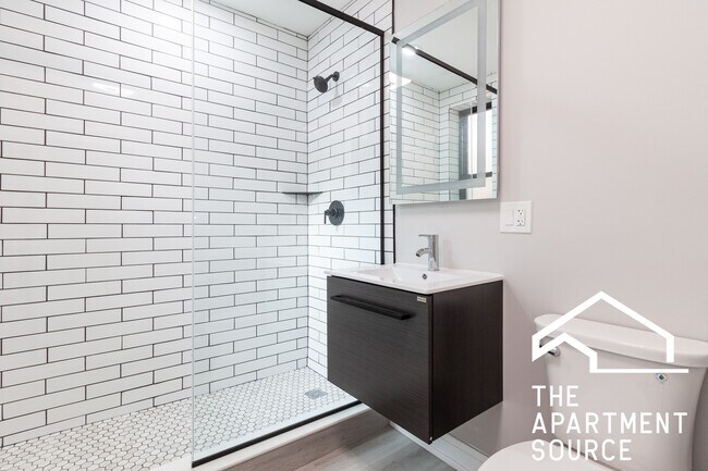 Building Photo - 3842 N Wilton Ave